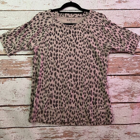 LOFT Tops - Loft lightweight 3/4 sweatshirt in grey leopard